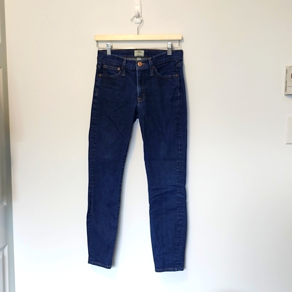 Excellent condition J. Crew 8" Toothpick size 27 medium wash denim - Picture 1 of 7